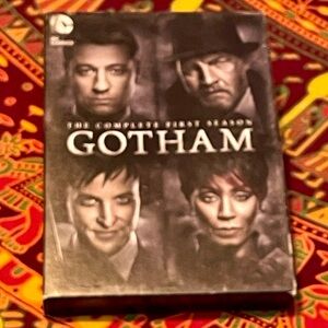 Gotham: The Complete First Season DVD 6-Disc Box Set w/ Digital Copy – Excellent